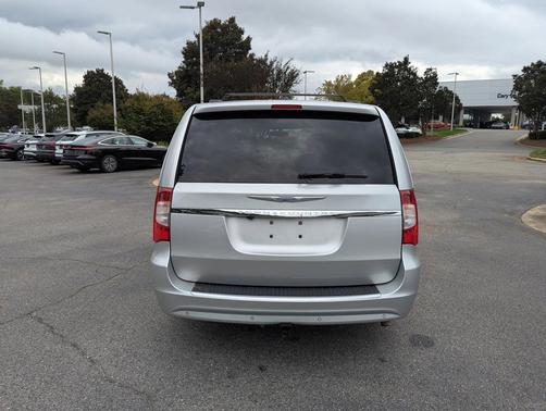 2012 Chrysler Town & Country Touring-L