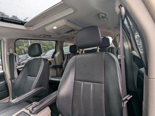 2012 Chrysler Town & Country Touring-L