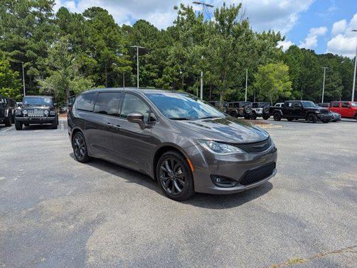 2020 Chrysler Pacifica Touring