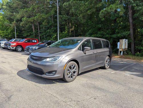 2020 Chrysler Pacifica Touring