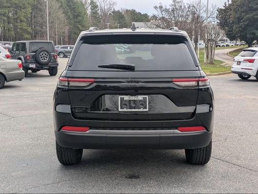 2026 Jeep Grand Cherokee Altitude