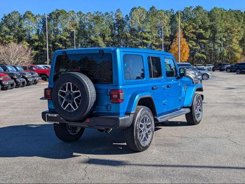 2026 Jeep Wrangler 4-Door Sahara 4x4