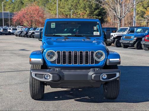 2026 Jeep Wrangler 4-Door Sahara 4x4