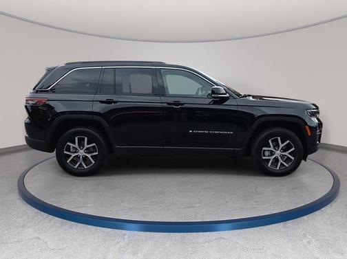 Diamond Black 2025 Jeep Grand Cherokee Limited