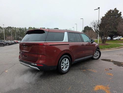 2024 Kia Carnival LX