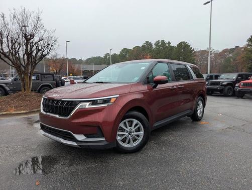 2024 Kia Carnival LX