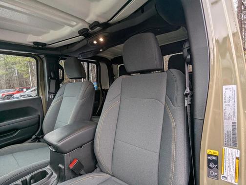 2025 Jeep Gladiator Sport S