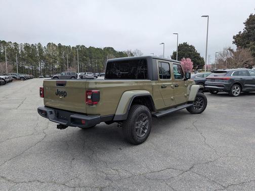 2025 Jeep Gladiator Sport S