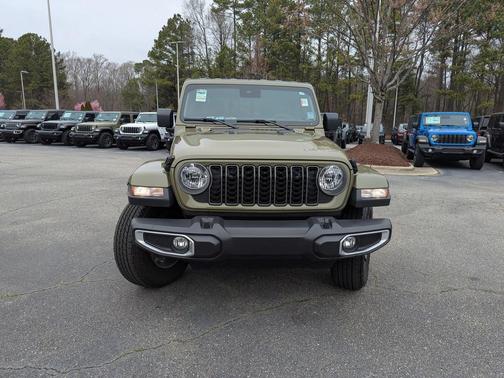 2025 Jeep Gladiator Sport S