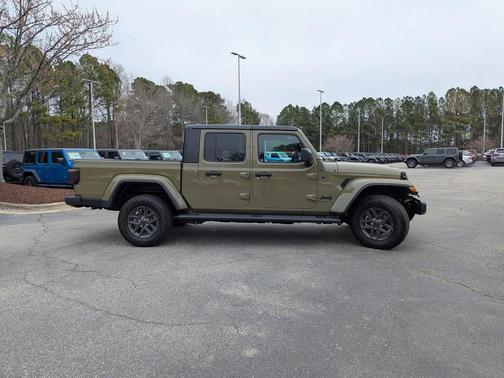2025 Jeep Gladiator Sport S