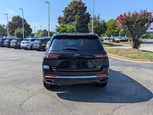 2023 Jeep Grand Cherokee Summit