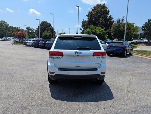 2022 Jeep Grand Cherokee Laredo