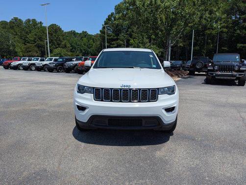 2022 Jeep Grand Cherokee Laredo