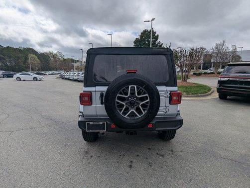 2024 Jeep Wrangler 4-Door Sahara 4x4