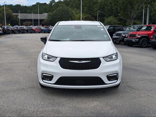 2026 Chrysler Pacifica L