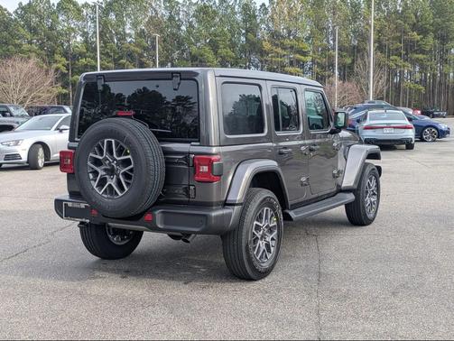 2026 Jeep Wrangler 4-Door Sahara 4x4