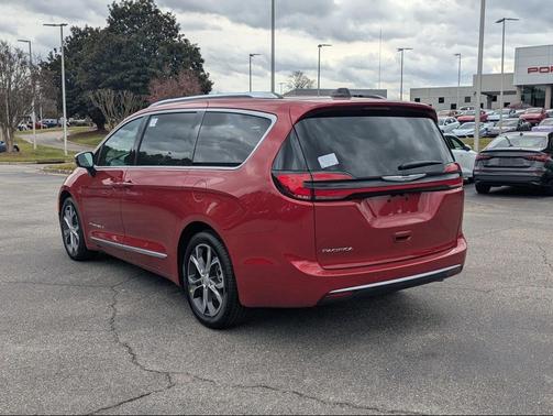2026 Chrysler Pacifica L