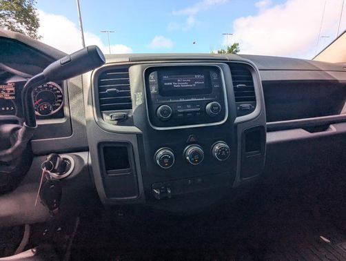 2018 RAM 2500 Tradesman Crew Cab 4x2 6'4' Box