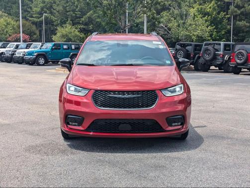 2025 Chrysler Pacifica L