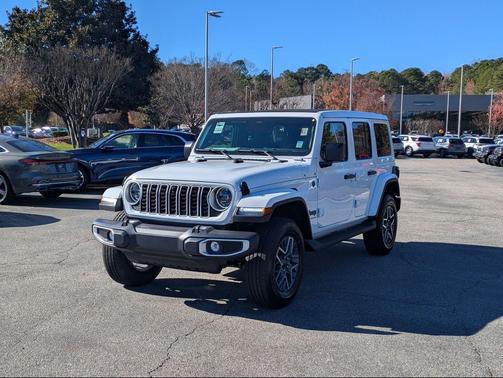 2026 Jeep Wrangler 4-Door Sahara 4x4