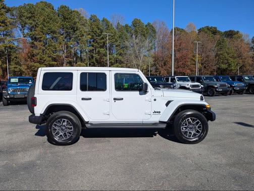 2026 Jeep Wrangler 4-Door Sahara 4x4