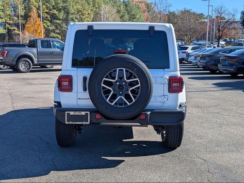 2026 Jeep Wrangler 4-Door Sahara 4x4