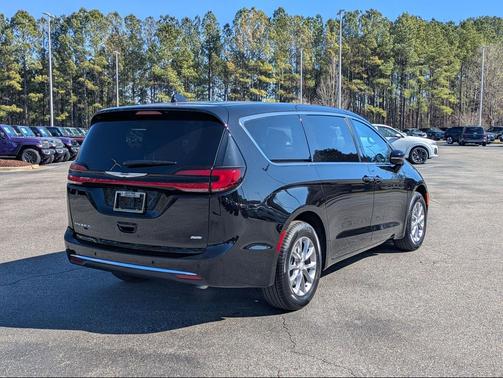 2026 Chrysler Pacifica L