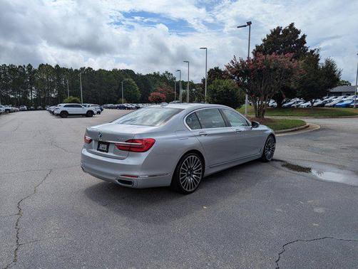 2018 BMW 740 740i