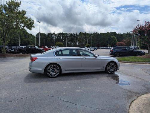 2018 BMW 740 740i
