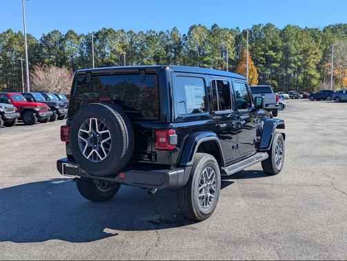 2026 Jeep Wrangler 4-Door Sahara 4x4