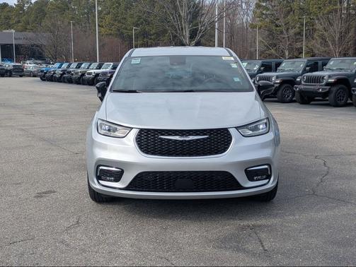 2026 Chrysler Pacifica L