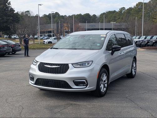 2026 Chrysler Pacifica L