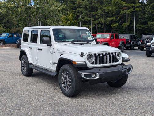 2025 Jeep Wrangler 4-Door Sahara 4x4