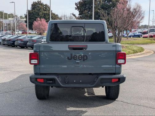 2026 Jeep Gladiator Sahara 4x4