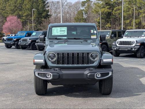 2026 Jeep Gladiator Sahara 4x4