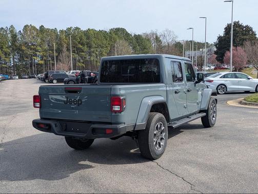 2026 Jeep Gladiator Sahara 4x4