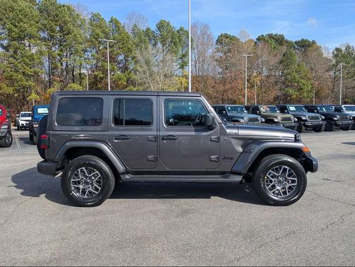 2026 Jeep Wrangler 4-Door Sahara 4x4