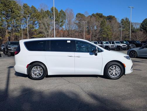 2026 Chrysler Pacifica L