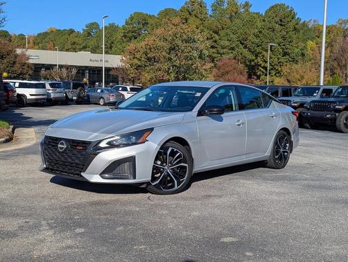 2023 Nissan Altima SR FWD