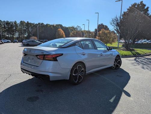 2023 Nissan Altima SR FWD