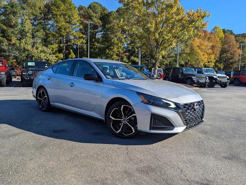 2023 Nissan Altima SR FWD