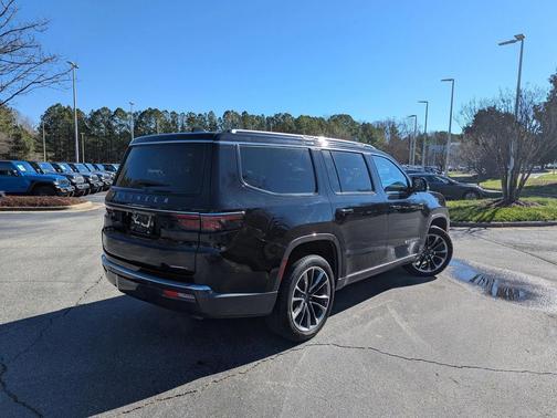 2022 Jeep Wagoneer Series III 4x4