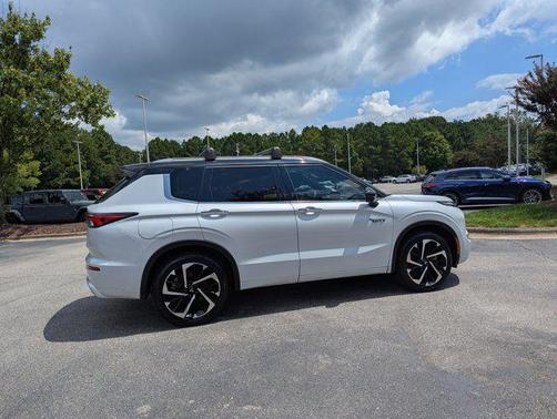 2023 Mitsubishi Outlander PHEV SEL