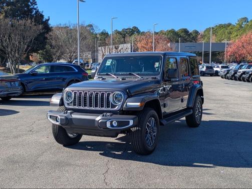 2026 Jeep Wrangler 4-Door Sahara 4x4