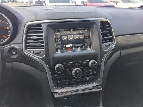 2019 Jeep Grand Cherokee Laredo