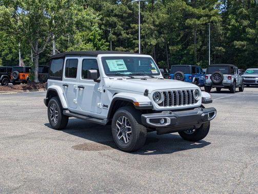 2025 Jeep Wrangler 4-Door Sahara 4x4