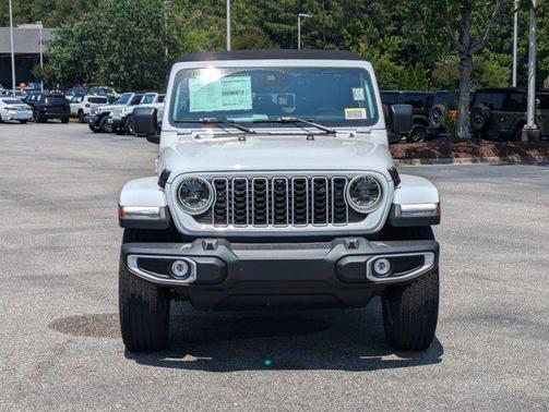 2025 Jeep Wrangler 4-Door Sahara 4x4