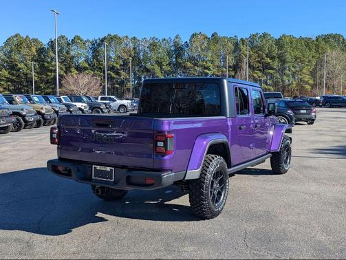 2026 Jeep Gladiator Willys 4x4