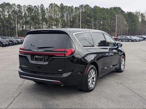 2026 Chrysler Pacifica L
