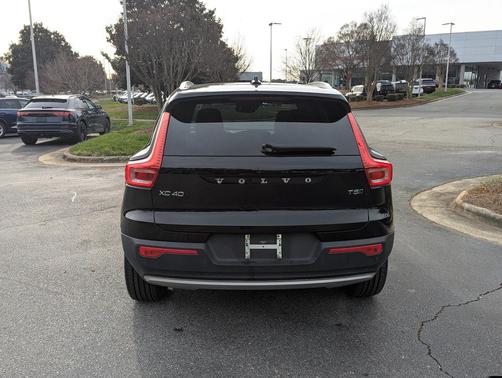 2020 Volvo XC40 T5 Momentum